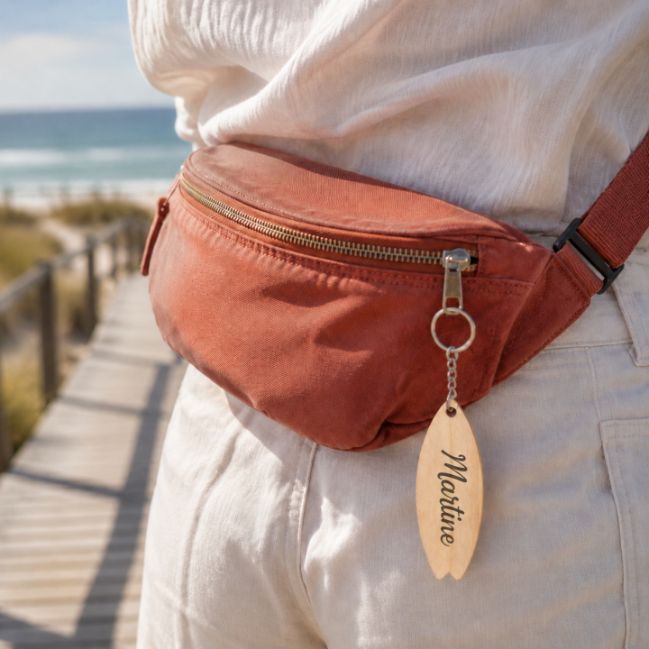 Porte-clé personnalisé en bois forme surf