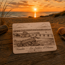 Carte postale en bois – Le Prieuré Saint-Nicolas – Les Sables-d’Olonne